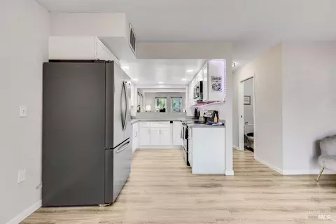 Kitchen - 620 Capitol St, Vallejo, CA 94590 photo 4 of 7