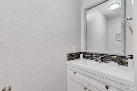 Bath - 620 Capitol St, Vallejo, CA 94590 photo 5 of 8