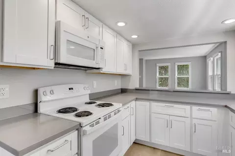 Kitchen - 620 Capitol St, Vallejo, CA 94590 photo 3 of 7