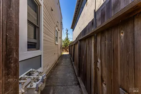 Exterior - 620 Capitol St, Vallejo, CA 94590 photo 8 of 23