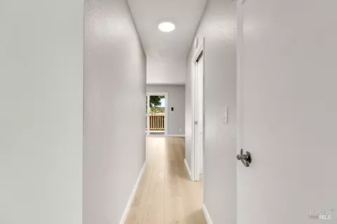 Entry Way - 620 Capitol St, Vallejo, CA 94590 photo 1 of 7