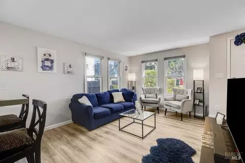 Living - 620 Capitol St, Vallejo, CA 94590 photo 8 of 8