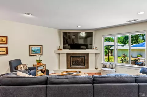 Living - 17201 Arnold Dr, Sonoma, CA 95476 photo 2 of 3