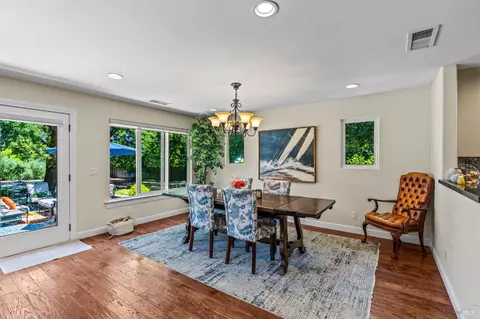 Dining - 17201 Arnold Dr, Sonoma, CA 95476 photo 2 of 4
