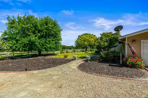 Exterior - 17201 Arnold Dr, Sonoma, CA 95476 photo 23 of 25