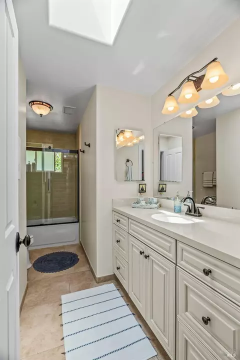 Bath - 17201 Arnold Dr, Sonoma, CA 95476 photo 1 of 1