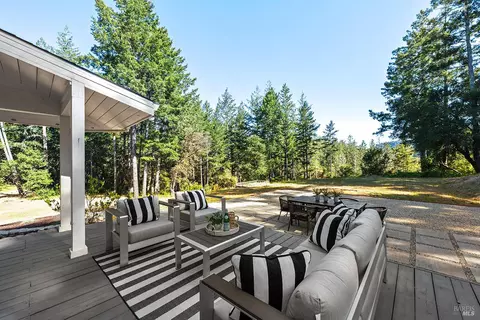 3229 W Dry Creek Rd, Healdsburg, CA 95448