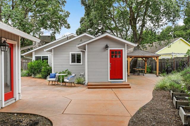 1357 Peterson Ln, Santa Rosa, CA 95403