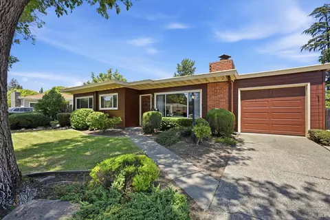 1722 Sierra Ave, Napa, CA 94558
