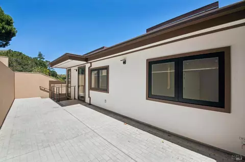 Exterior - 106 Walnut Ave, Corte Madera, CA 94925 photo 9 of 16