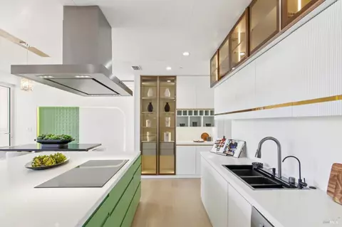 Kitchen - 106 Walnut Ave, Corte Madera, CA 94925 photo 5 of 6