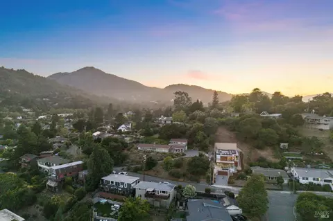 View/Area - 106 Walnut Ave, Corte Madera, CA 94925 photo 2 of 4