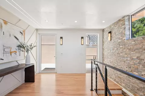 Entry Way - 106 Walnut Ave, Corte Madera, CA 94925 photo 7 of 7