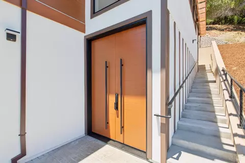 Entry Way - 106 Walnut Ave, Corte Madera, CA 94925 photo 1 of 7