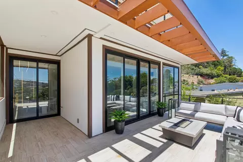 Exterior - 106 Walnut Ave, Corte Madera, CA 94925 photo 7 of 16