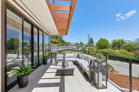 Exterior - 106 Walnut Ave, Corte Madera, CA 94925 photo 3 of 16