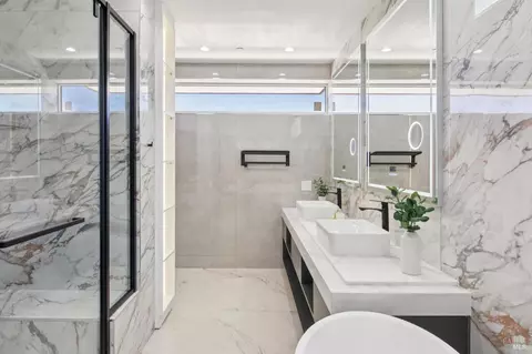 Bath - 106 Walnut Ave, Corte Madera, CA 94925 photo 4 of 9