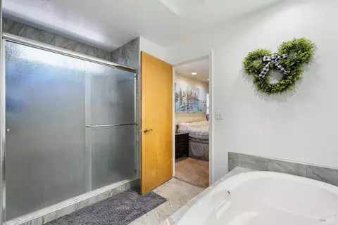 Bath - 1121 Maize Ct, Willits, CA 95490 photo 2 of 3