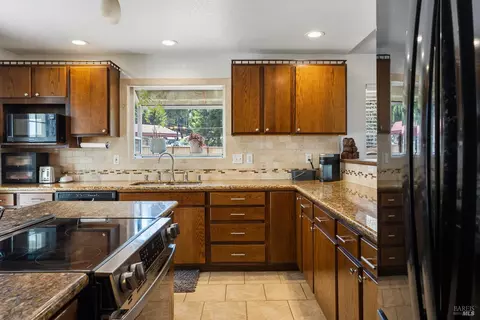 Kitchen - 1121 Maize Ct, Willits, CA 95490 photo 2 of 3