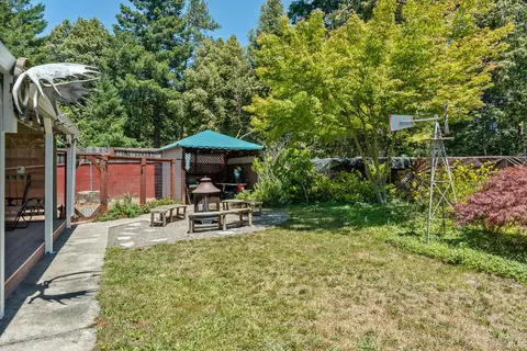 Exterior - 1121 Maize Ct, Willits, CA 95490 photo 6 of 8