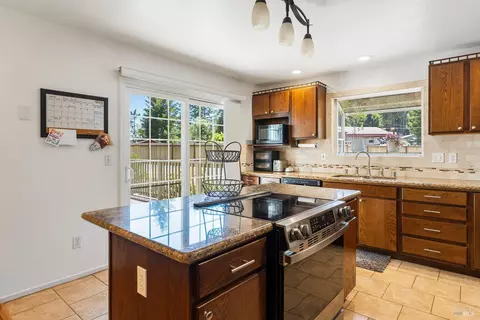 Kitchen - 1121 Maize Ct, Willits, CA 95490 photo 3 of 3