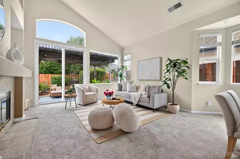 Living - 1156 Mitchell Ln, Windsor, CA 95492 photo 2 of 3