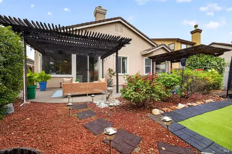 Exterior - 1156 Mitchell Ln, Windsor, CA 95492 photo 8 of 9