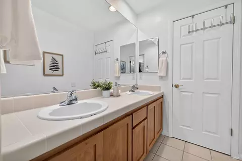 Bath - 1156 Mitchell Ln, Windsor, CA 95492 photo 7 of 7