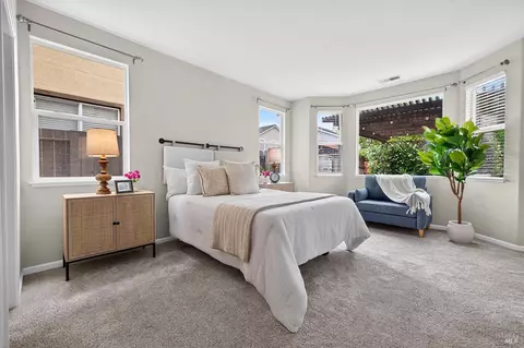Bedroom - 1156 Mitchell Ln, Windsor, CA 95492 photo 1 of 7