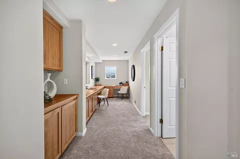 Entry Way - 1156 Mitchell Ln, Windsor, CA 95492 photo 4 of 5