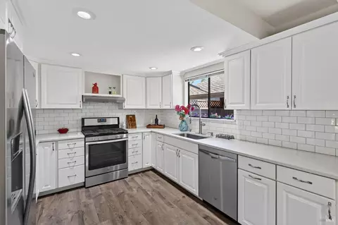 218 Los Alamos Rd, Santa Rosa, CA 95409