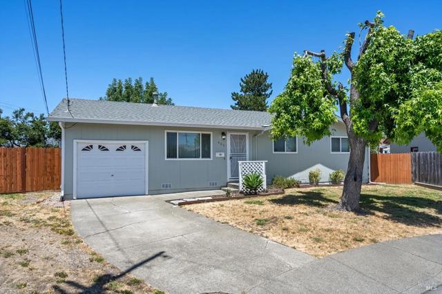 603 Rosina Ct, Petaluma, CA 94954