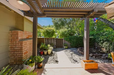 1076 Stonybrook Dr, Napa, CA 94558 photo 33