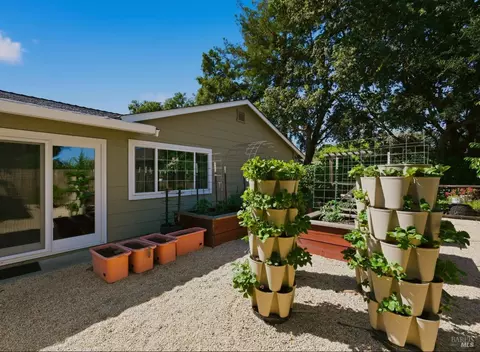 1076 Stonybrook Dr, Napa, CA 94558 photo 42