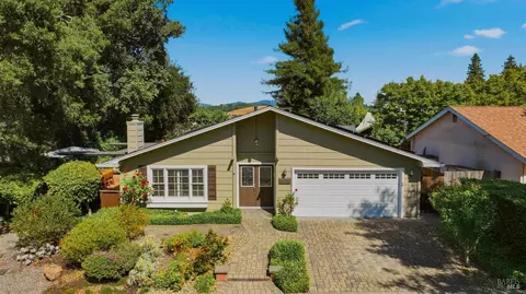 1076 Stonybrook Dr, Napa, CA 94558 photo 1