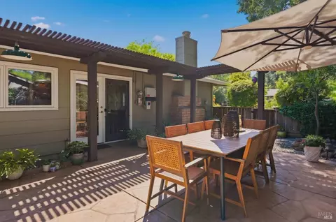 1076 Stonybrook Dr, Napa, CA 94558 photo 34