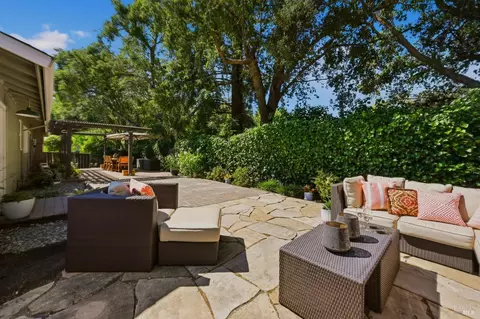 1076 Stonybrook Dr, Napa, CA 94558 photo 37