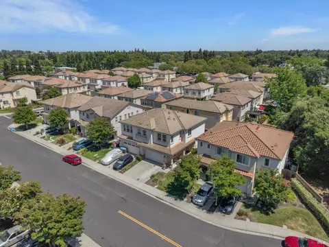 View/Area - 1158 Tocia Ave, Vacaville, CA 95687 photo 4 of 6