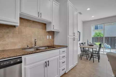 Kitchen - 1158 Tocia Ave, Vacaville, CA 95687 photo 3 of 4