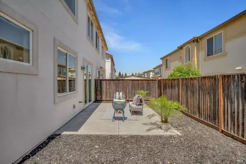 Exterior - 1158 Tocia Ave, Vacaville, CA 95687 photo 3 of 7