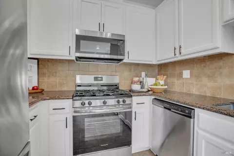 Kitchen - 1158 Tocia Ave, Vacaville, CA 95687 photo 4 of 4