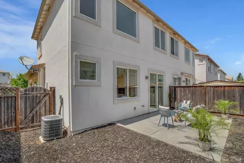 Exterior - 1158 Tocia Ave, Vacaville, CA 95687 photo 2 of 7