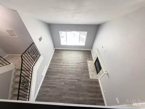 Living - 130 Vail Ct, Vacaville, CA 95687 photo 6 of 6