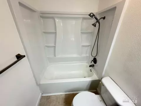 Bath - 130 Vail Ct, Vacaville, CA 95687 photo 5 of 5