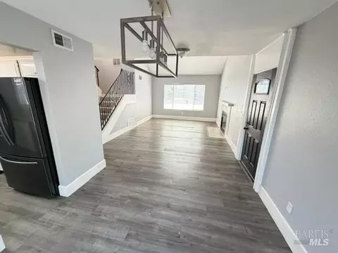 Living - 130 Vail Ct, Vacaville, CA 95687 photo 5 of 6