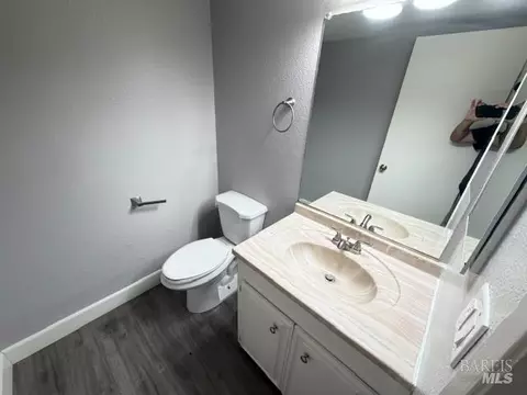Bath - 130 Vail Ct, Vacaville, CA 95687 photo 1 of 5