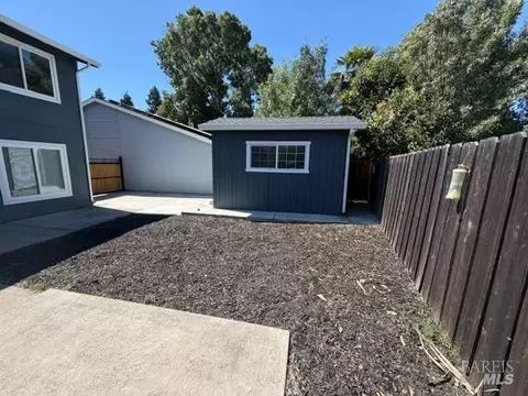 Exterior - 130 Vail Ct, Vacaville, CA 95687 photo 8 of 8