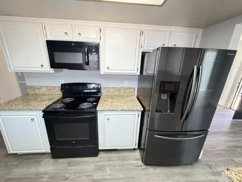 Kitchen - 130 Vail Ct, Vacaville, CA 95687 photo 3 of 3