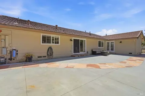 Exterior - 397 W Railroad Ave, Cotati, CA 94931 photo 6 of 16