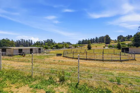 Exterior - 397 W Railroad Ave, Cotati, CA 94931 photo 13 of 16